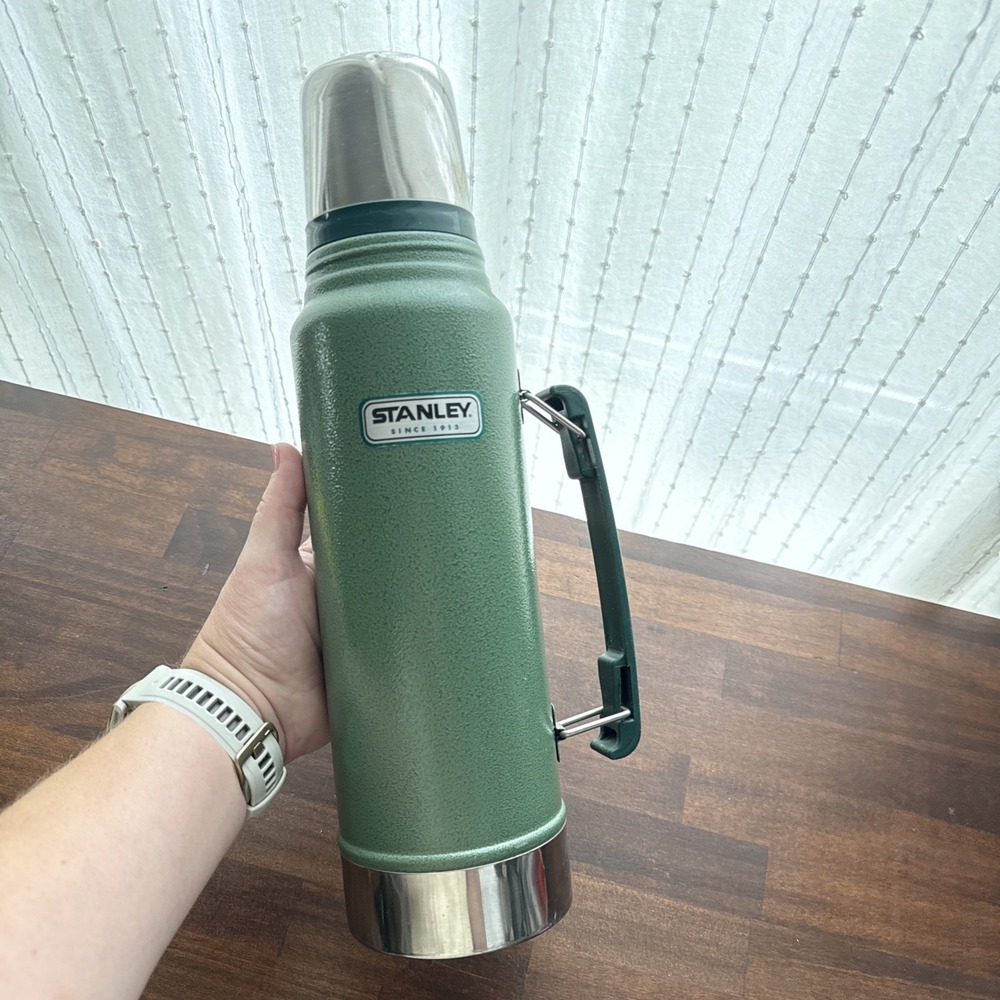 Vintage Classic  Green STANLEY THERMOS-Vacuum Seal  Bottle-1.1 Quart-1 Liter